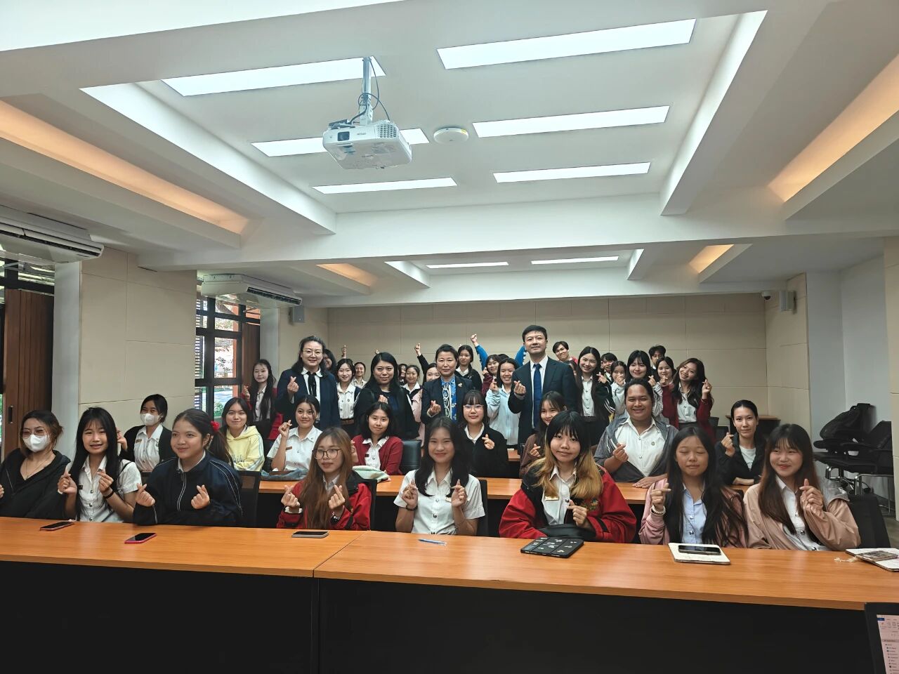 99293eed573d45e4b50235f1c2bed00c.jpg 99293eed573d45e4b50235f1c2bed00c.jpg